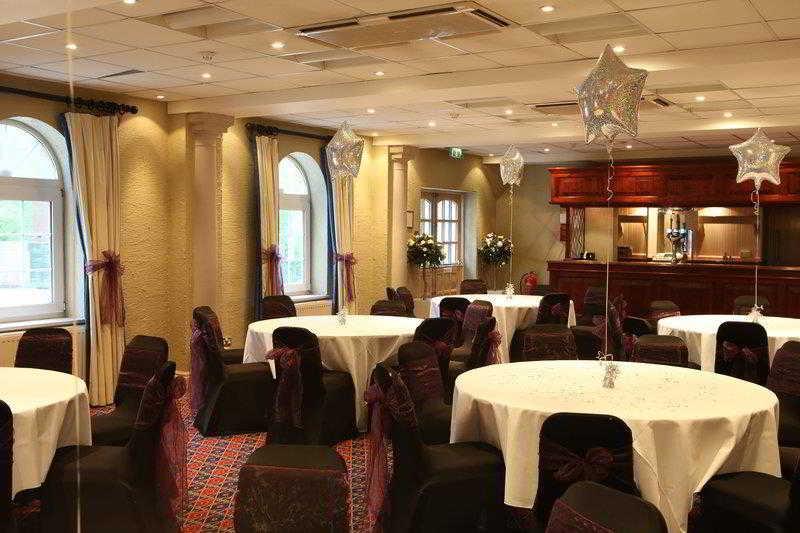 Barons Court Hotel Walsall Buitenkant foto