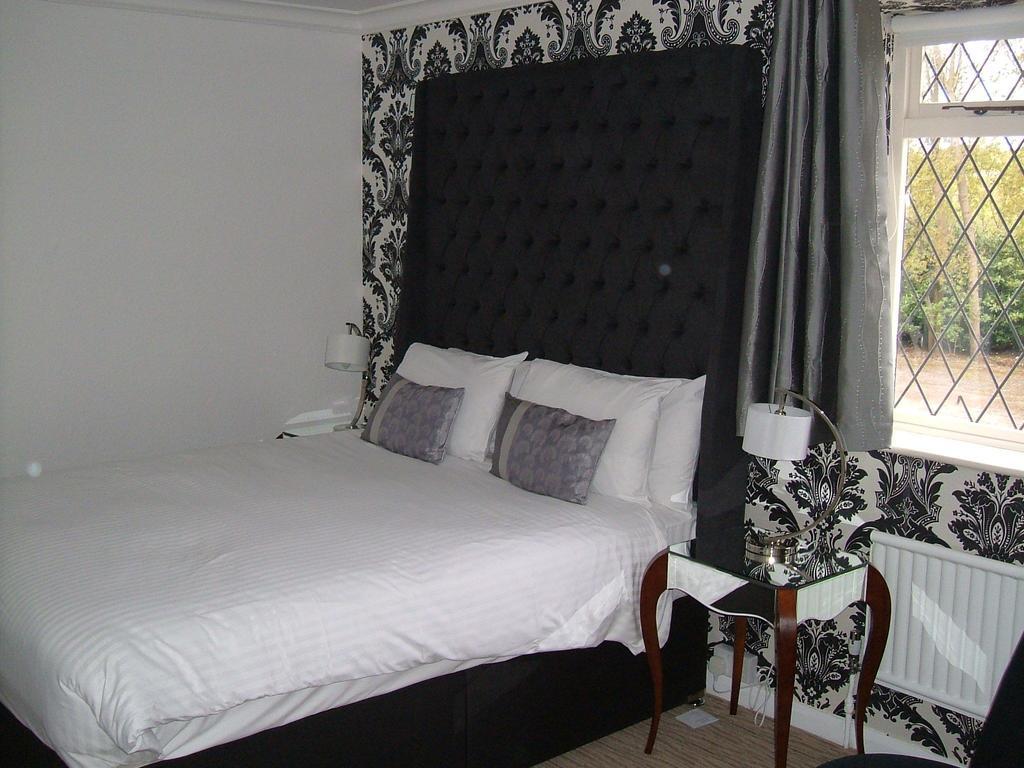 Barons Court Hotel Walsall Buitenkant foto