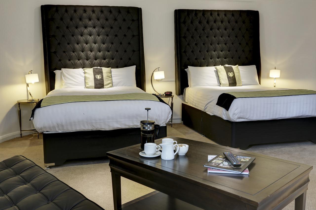 Barons Court Hotel Walsall Buitenkant foto