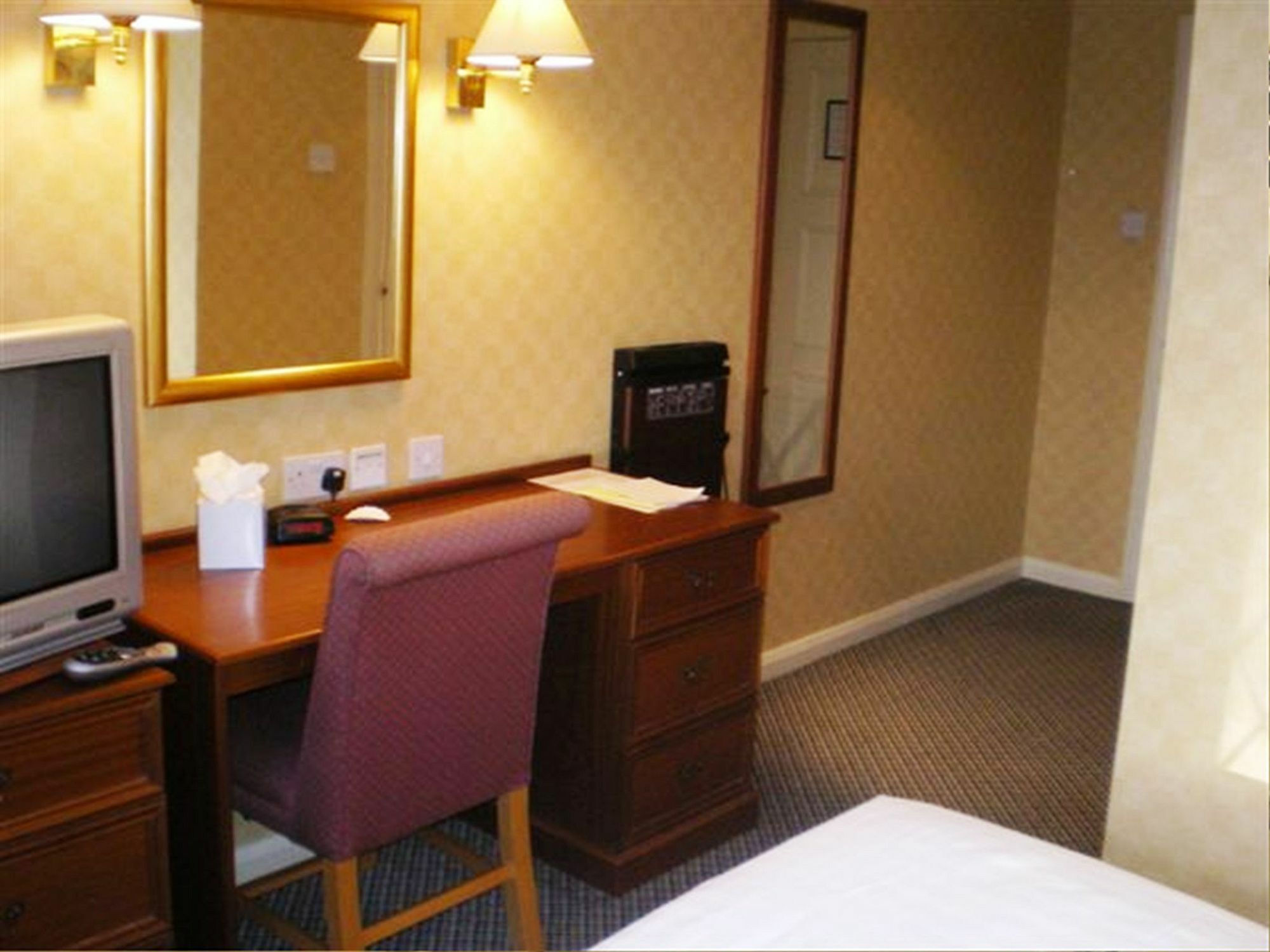 Barons Court Hotel Walsall Buitenkant foto