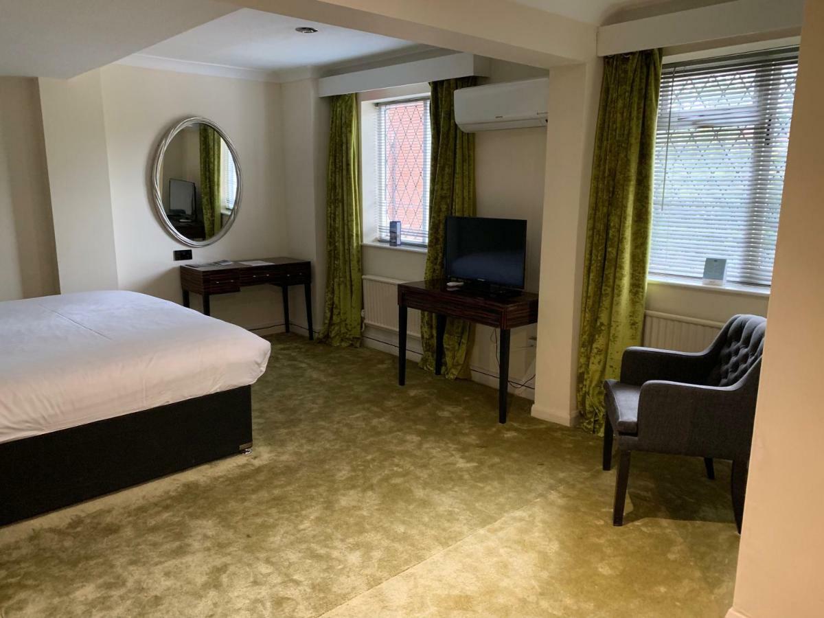 Barons Court Hotel Walsall Buitenkant foto